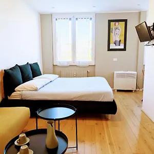 Dame Apartment